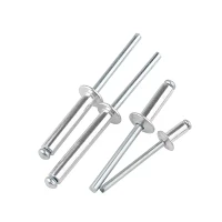 Quali tipi di rivetti sono adatti alla produzione di attrezzature sportive?
